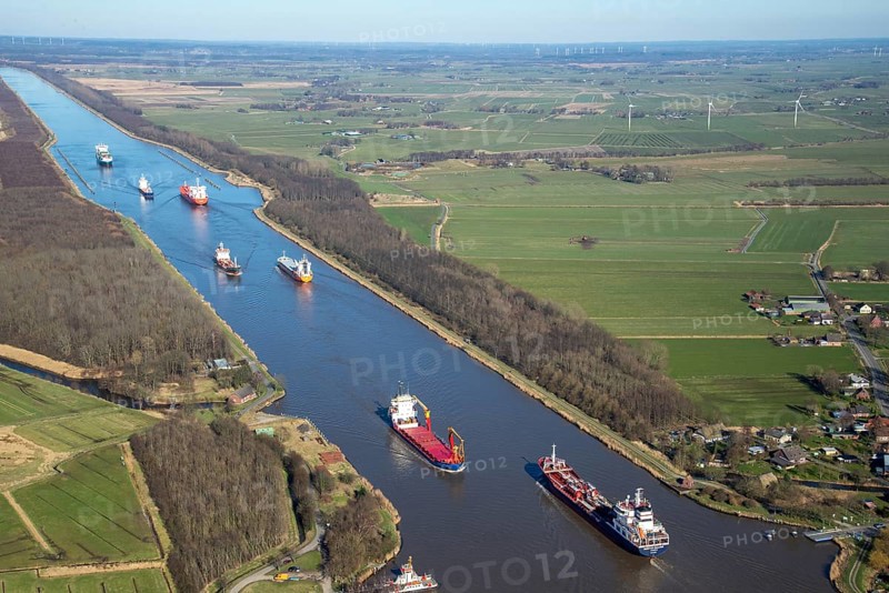 North Baltic Sea Canal, canal trip, Europe, Germany, Schleswig, Holstein, Brunsbüttel, landscape, landscapes, water, ship, ships, shipping, traffic, shipping traffic, traffic route, transport, means of transport, North Sea, Baltic Sea, Elbe, Kiel Canal, aerial photo, aerial photos, aerial view, from, above, overview, overview, NOK, Kiel Canal, ferry, canal ferry, Unifeeder, Europe