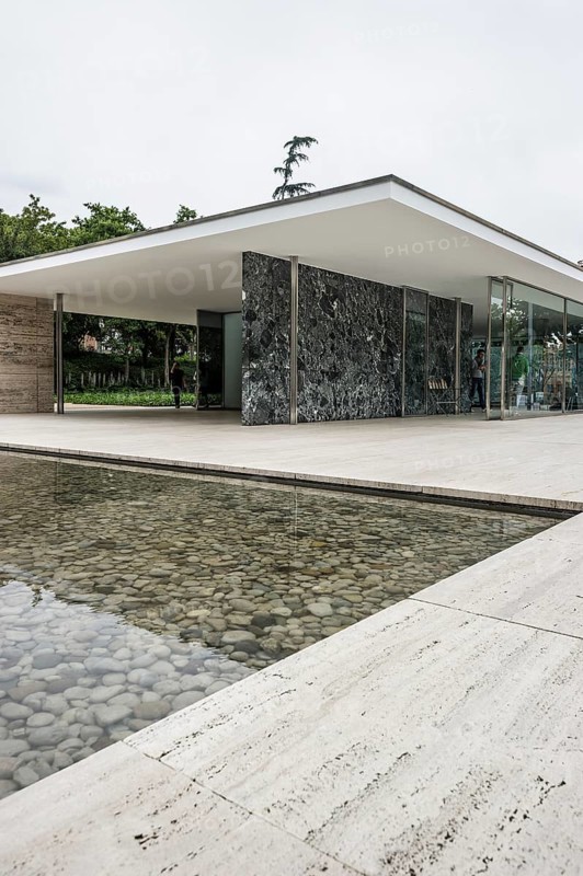 Barcelona Pavilion, reconstructed German pavilion for the 1929 World Exhibition, architect Ludwig Mies van der Rohe, Barcelona, Catalonia, Spain, Europe