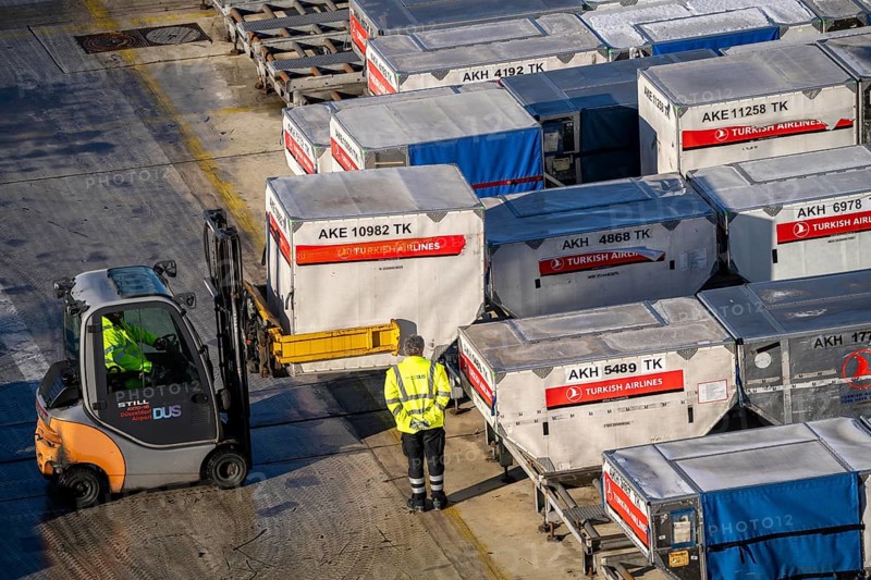 Düsseldorf Airport, Unit Load Devices, ULD, containers for baggage and freight for narrow-body and wide-body aircraft, baggage and freight are pre-packed here and can then be quickly loaded or unloaded onto the aircraft, storage area, Düsseldorf, North Rhine-Westphalia, Germany, Europe