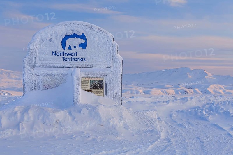 Sign, information board, icy, snowy, mountain landscape, Dempster Highway, Northwest Territories, Canada, North America