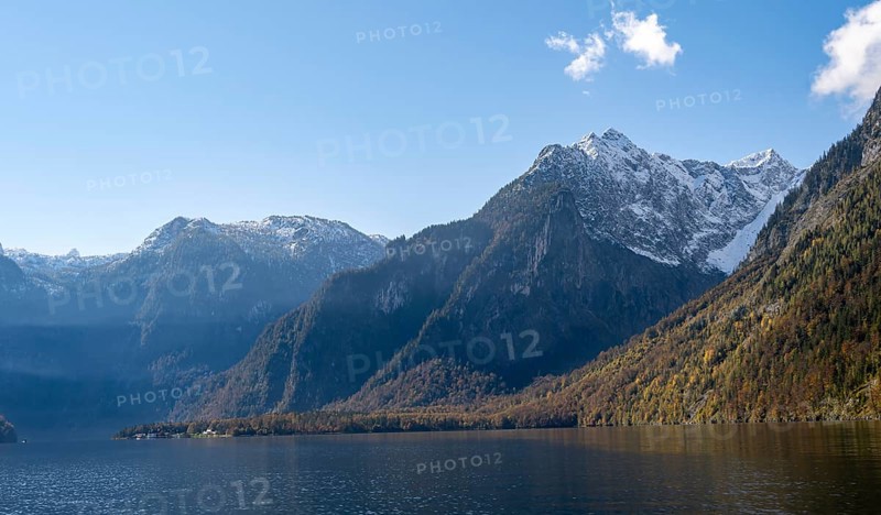 Königssee with Watzmann massif, autumnal mountain landscape, Berchtesgaden National Park, Berchtesgadener Land, Upper Bavaria, Bavaria, Germany, Europe