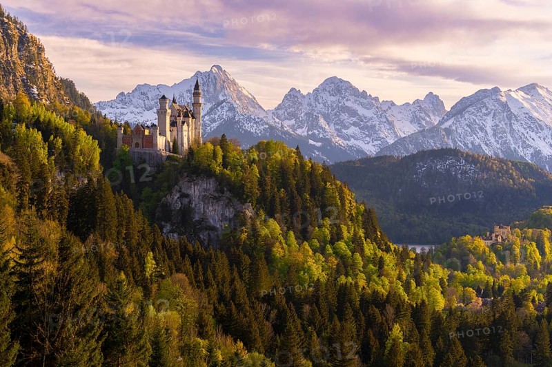 Neuschwanstein Castle near Füssen, Hohenschwangau Castle, evening mood, Schwangau, Allgäu Alps, snow, East Allgäu, Bavaria, Germany, Europe