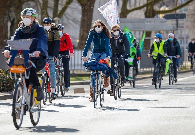 Essen, North Rhine-Westphalia, Germany - Fridays for Future, climate activists demonstrate in times of the corona pandemic corona-compliant with mask and distance under the motto #NoMoreEmptyPromises in the form of a bicycle demonstration