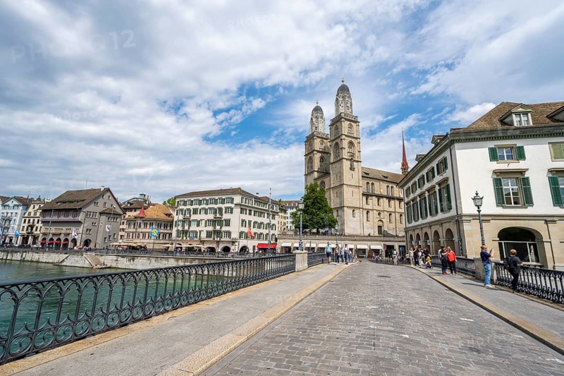Münsterbrücke and Grossmünster, historic bridge over the Limmat, Old Town, Zurich, Switzerland, Europe