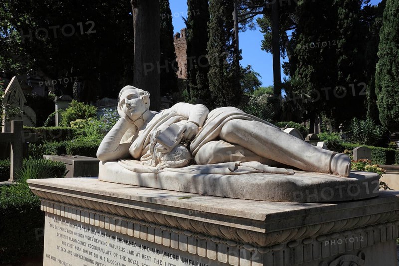 Tomba di Devereux Plantagenet Cockburn, The Protestant Cemetery, Cimitero acattolico, also Cimitero degli Inglesi or Cimitero dei protestanti, famous cemetery in the Testaccio district, Rome, Italy, Europe