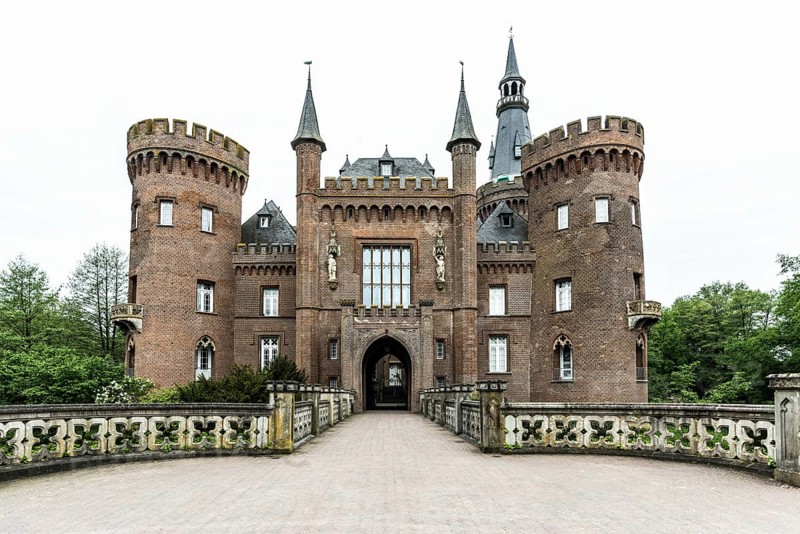 Schloss Moyland, moated castle, museum of modern art, Bedburg-Hau, Lower Rhine, North Rhine-Westphalia, Germany, Europe