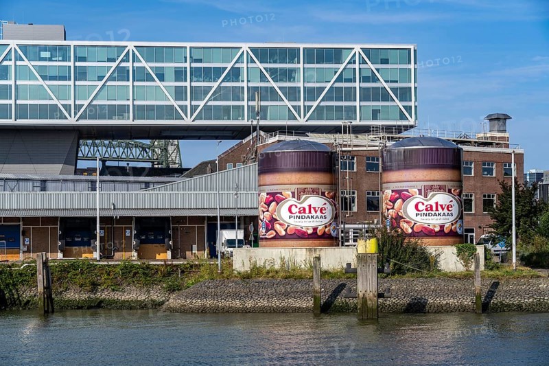 The site of the former margarine factory and headquarters of Unilever in the Feijenoord district, where a new urban district with up to 1, 200 flats is to be built, as well as cultural and commercial space, called De Kaai, parts of the existing buildings are to be integrated, such as the new De Burg building, Rotterdam, Netherlands