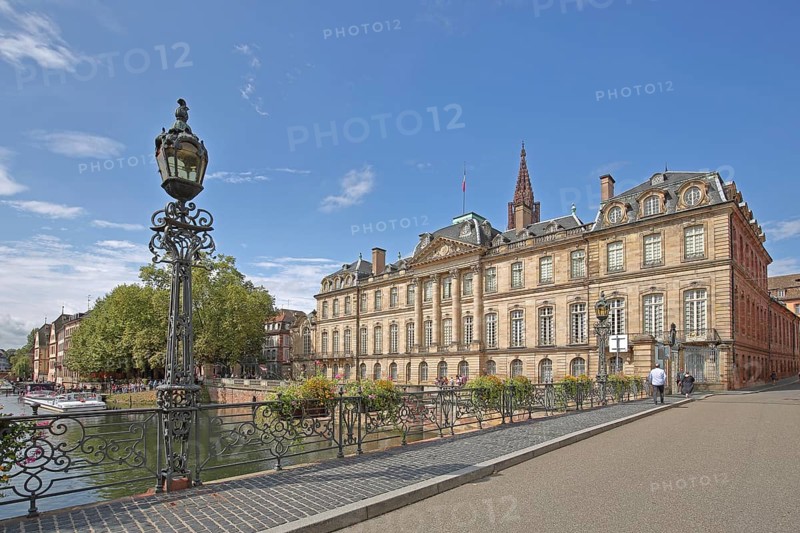 Historic Palais Rohan built in 1742 and street lamp on the bridge, Pont Sainte-Madeleine over the river Ill, Grande Île, Strasbourg, Bas-Rhin, Alsace, France, Europe