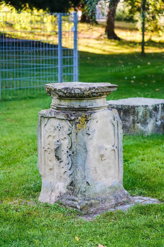 Base of a hall, Lusthausruine Stuttgart in the middle palace garden, palace park, former Renaissance building built by Georg Beer in the 16th century, Renaissance architecture, ruin of a magnificent building, state capital, Stuttgart, Baden-Württemberg, Germany, Europe