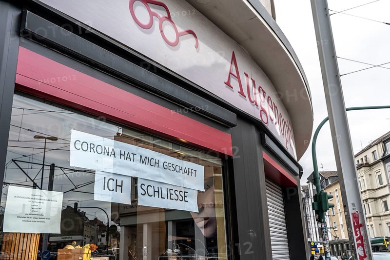 Business closure due to the economic consequences of the Corona crisis, the optician's specialist shop Rode, in the southern district of Essen, closes after eleven years, sales decline by 60 per cent during the Corona period, Essen, North Rhine-Westphalia, Germany, Europe
