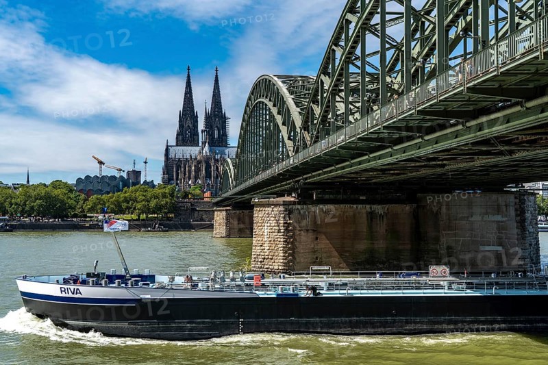 Cologne Cathedral, view from Deutzer Ufer, Hohenzollern Bridge, railway bridge over the Rhine, Cologne, North Rhine-Westphalia, Germany, Europe