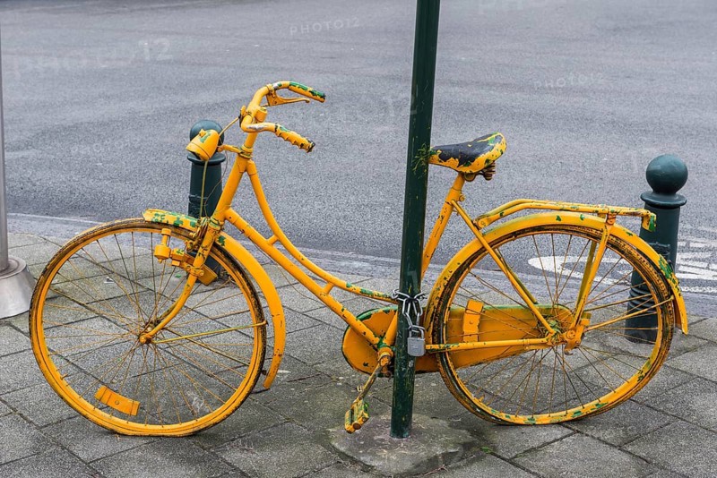 Demolished parked bicycle, yellow, painted, mobility, demolished, broken, old, ladies bike, city traffic, urban, mobile, Brussels, Belgium, Europe