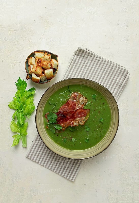 Green mashed soup, with bacon and croutons, homemade, no people