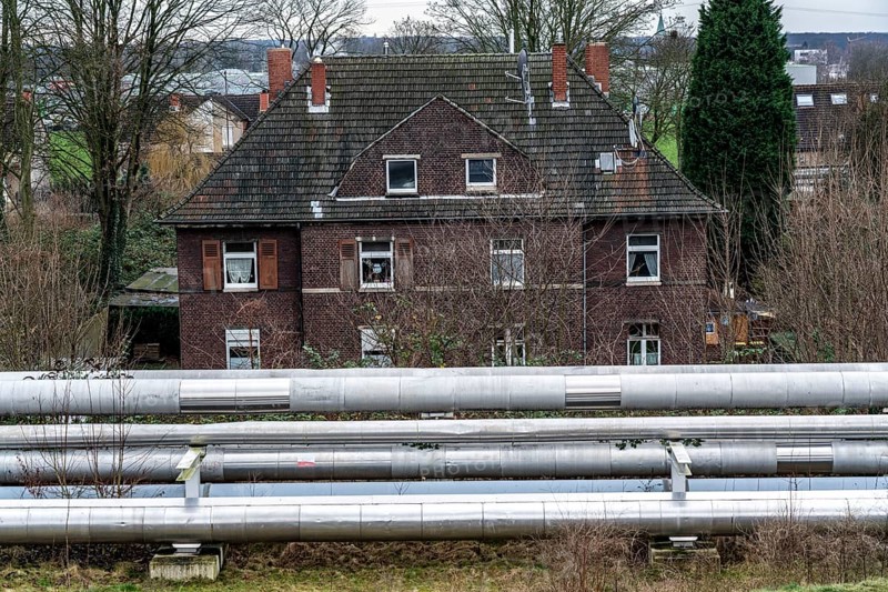 District heating pipelines, Hertener Stadtwerke, transfer point at the former Schlägel & Eisen colliery, from the power station pipelines to the municipal network, for supplying households with district heating, Herten, North Rhine-Westphalia, Germany, Europe