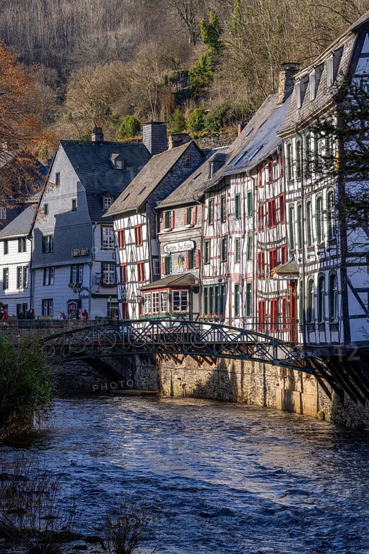 Monschau, Old Town, Eifel, North Rhine-Westphalia, Germany, half-timbered houses along the Rur, on Eschenbachstraße, Europe