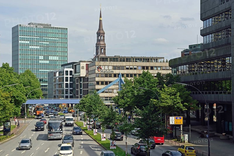 Hamburg, Old Town, Willy-Brandt-Str., main thoroughfare