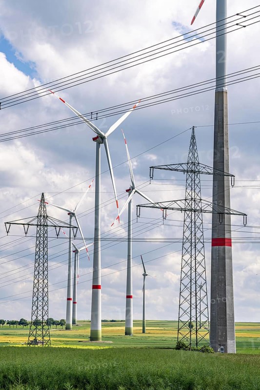 Wind farm north-east of Marsberg, Hochsauerlandkreis, high-voltage line, electricity pylons, North Rhine-Westphalia, Germany, Europe