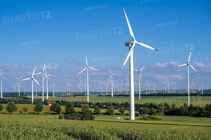 Wind farm north-east of Bad Wünnenberg, East Westphalia Lippe, Paderborn district, with the A44 motorway running through the middle, North Rhine-Westphalia, Germany, Europe