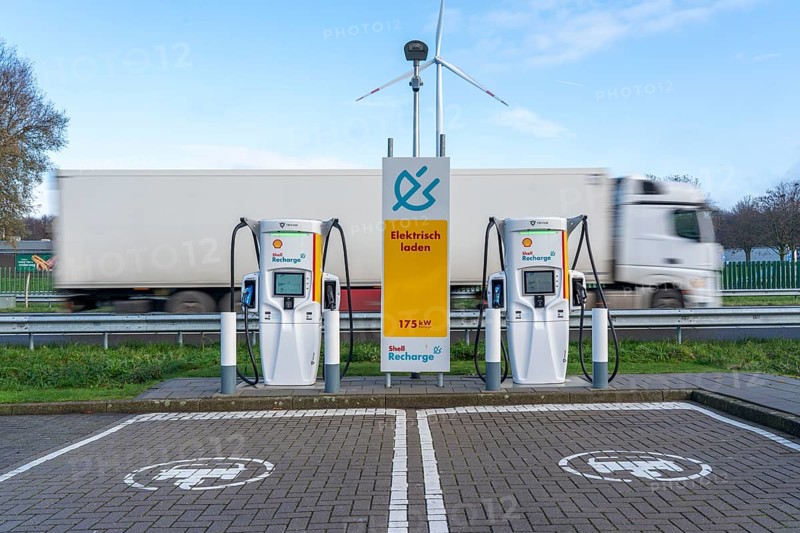Motorway filling station, electric charging station, Power Charger, Shell Recharge, on the A76, German-Dutch border area near Aachen