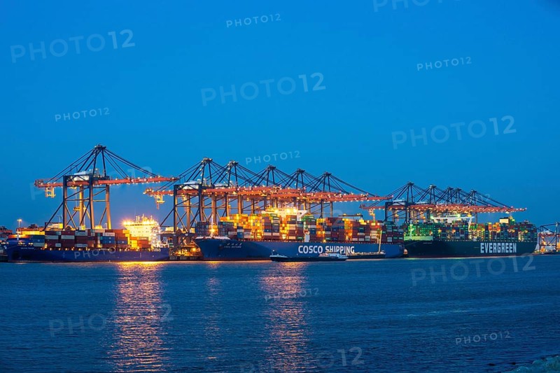 Euromax Container Terminal, container freighter, in the seaport of Rotterdam, Netherlands, deep-sea harbour Maasvlakte 2, on an artificial land area off the original coast, container ships of the shipping companies OOCL RAUMA, CSCL SATURN, Cosco Shipping, EVER GRADE, Evergreen