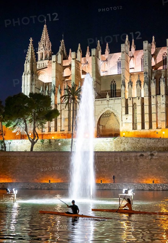 Palma de Majorca, Bay of Palma, the Cathedral of St Mary, kayakers in the lake in front of the church, Balearic Islands, Spain, Europe