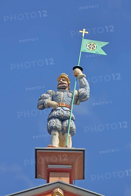 Roof figure with lance and city coat of arms, sculpture, man, warrior, historical, clothing, Middle Ages, lansquenet, detail, cut-out, Kunsthalle, Haus Zum Roten Ochsen, fish market, Erfurt, Thuringia, Germany, Europe