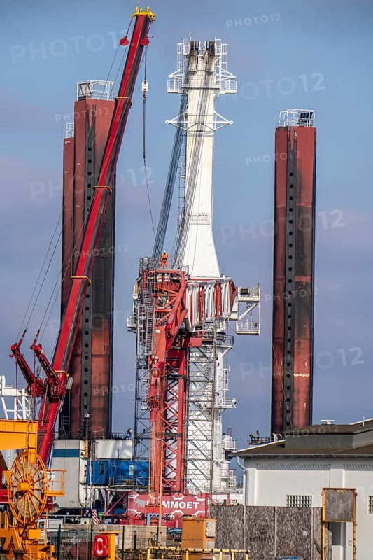 Lloyd Werft, shipyard in the overseas harbour of Bremerhaven, work on the offshore work vessel, crane ship Wind Lift 1, in Kaiserhafen 3, Bremen, Germany, Europe