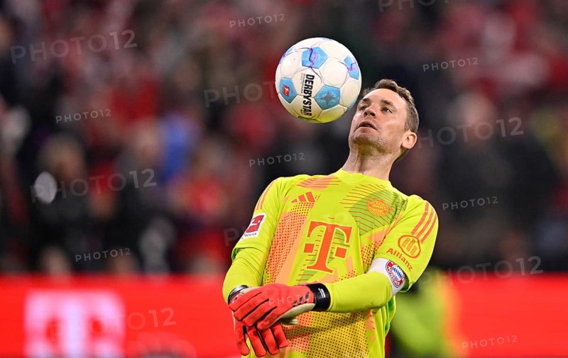Goalkeeper Manuel Neuer FC Bayern Munich FCB (01) Action on the ball Allianz Arena, Munich, Bavaria, Germany, Europe