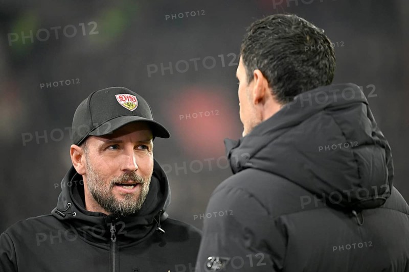 Coach Sebastian Hoeneß VfB Stuttgart in conversation with Coach Dino Toppmöller, Portrait, Eintracht Frankfurt SGE MHPArena, MHP Arena Stuttgart, Baden-Württemberg, Germany, Europe