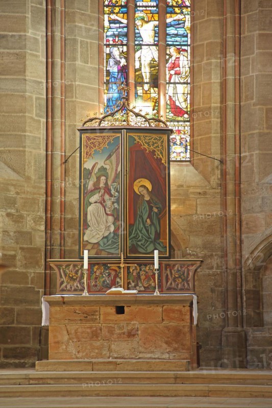 Altar with painting and stained glass window with crucifix Stained glass, arts and crafts, painting, collegiate church, Feuchtwangen, Middle Franconia, Franconia, Bavaria, Germany, Europe