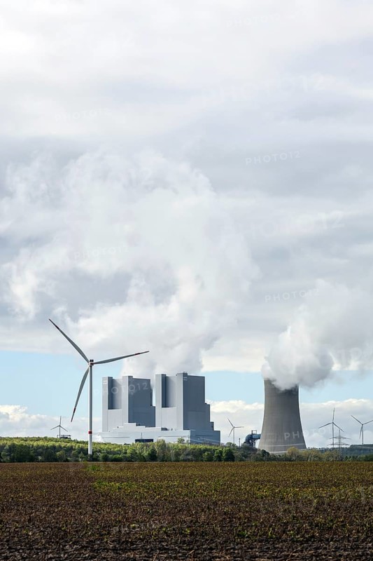 Grevenbroich, North Rhine-Westphalia, Germany, RWE Power AG Neurath power plant, lignite-fired power plant at RWE's Garzweiler opencast lignite mine, the new power plant units F and G. Wind turbines in the wind farm, Europe