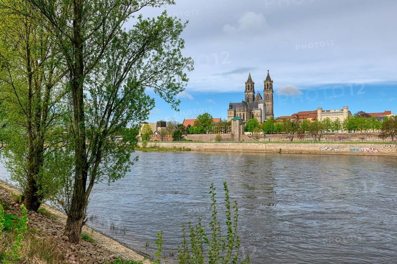 Protestant gothic Magdeburg cathedral or Cathedral of Saints Maurice and Catherine along the Elbe River, Magdeburg, Saxony Anhalt, Germany, Europe