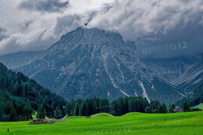 Alpine landscape of the Stubai Alps, weather mood, cloud mood, Obernberg am Brenner, Tyrol, Austria, Europe