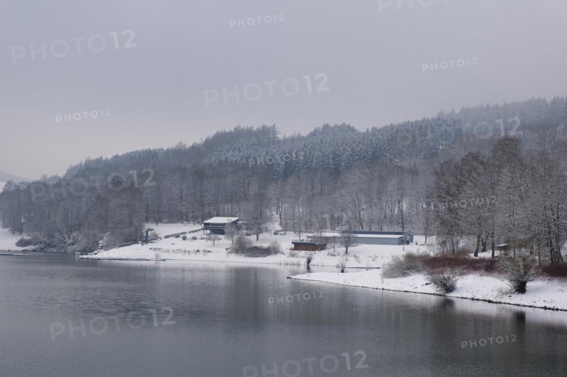 Winter landscape at the Hennesee, Hennetalsperre, Naturpark Sauerland-Rothaargebirge, Meschede, Sauerland, North Rhine-Westphalia, Germany, Europe