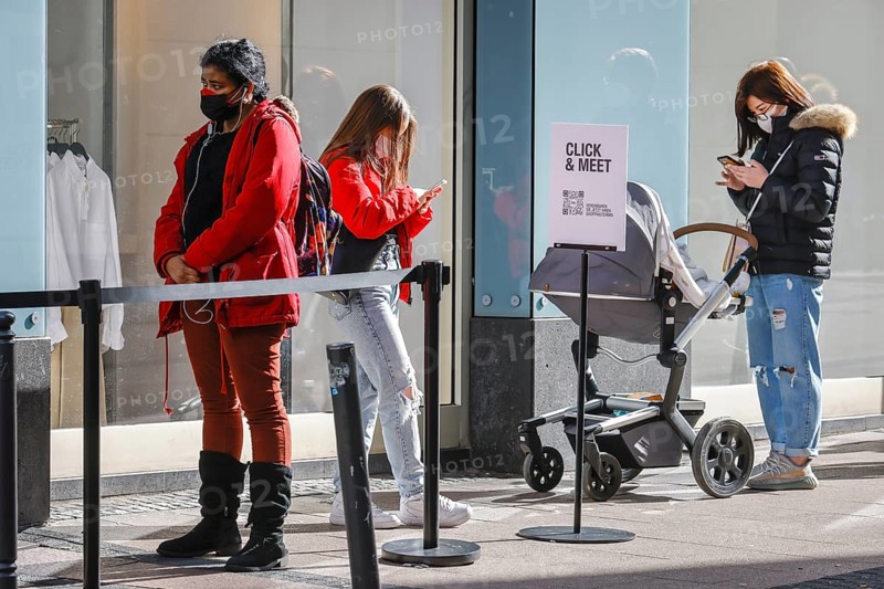 Essen, North Rhine-Westphalia, Germany - Retail in times of the corona pandemic during the second lockdown, shops in North Rhine-Westphalia are partially open under certain conditions, Click & Meet at Zara, register online or scan QR code directly on site with mobile phone and shop immediately