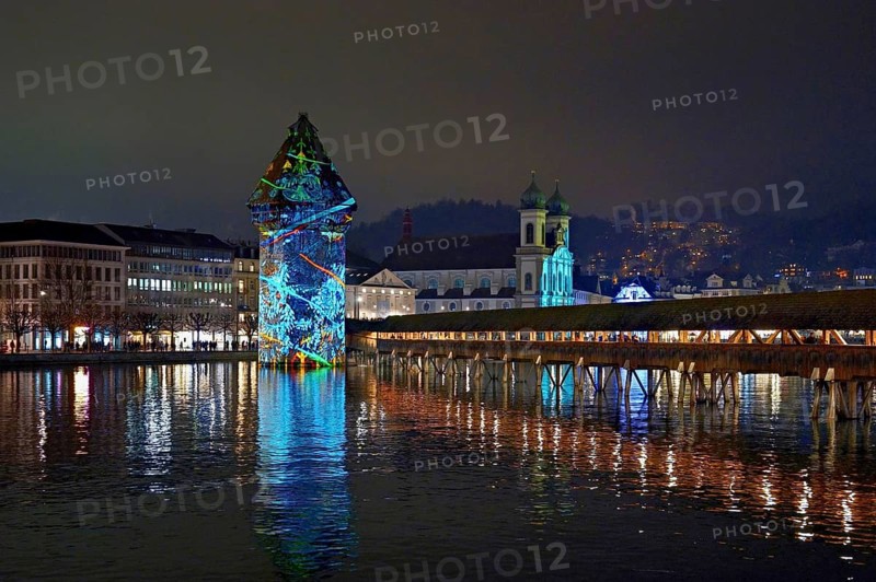 Wassertum with light installation, Chapel Bridge on the right, Jesuit Church on the Reuss at dusk behind, Old Town, Lilu, Light Festival 2025, Lucerne, Canton of Lucerne, Switzerland, Europe