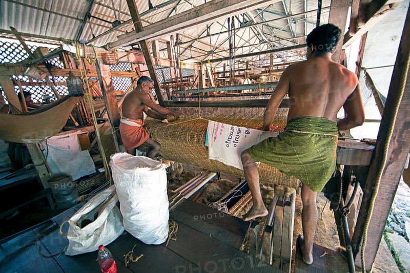 Indian workers in the weaving mill of the Labourers Coir Mats and Mattings Cooperation, coir mat production, coir mat production, Muhamma, Alappuzha, Kerala, India, Asia