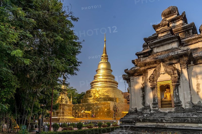 Golden Chedi Phrathatluang of the Buddhist temple complex Wat Phra Singh, Chiang Mai, Thailand, Asia