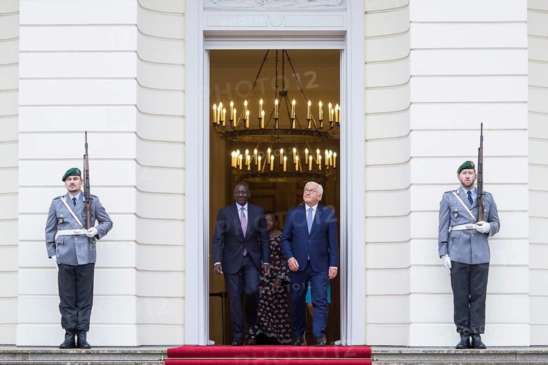 William Samoei Ruto (President of the Republic of Kenya) and Frank-Walter Steinmeier (President of the Federal Republic of Germany) at the Federal President's Civic Festival in Bellevue Palace Gardens, Berlin, 13 September 2024