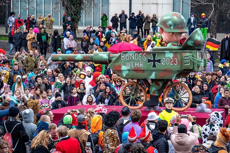Rose Monday parade in Düsseldorf, street carnival, motif float in carnival, by float builder Jacques Tilly, theme: criticism of the state of the German armed forces