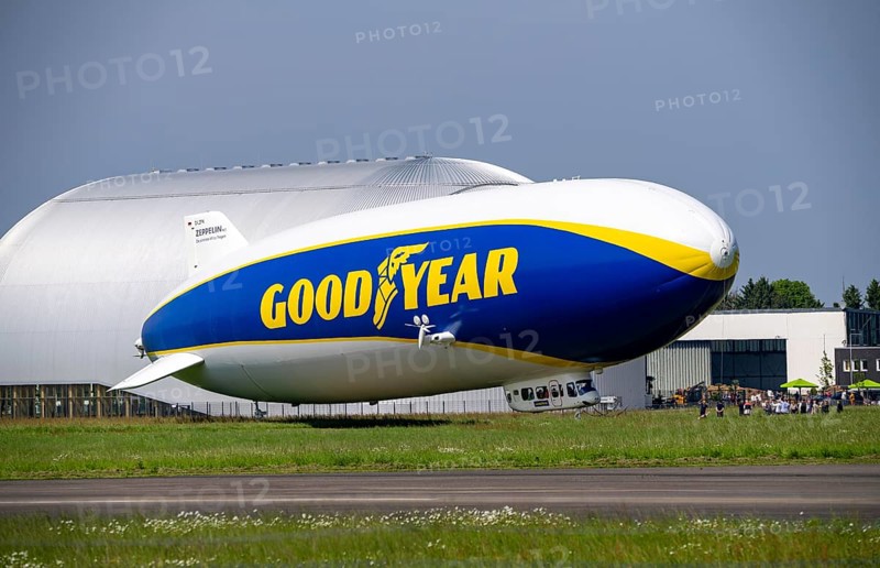 The Zeppelin NT, newly stationed at Essen/Mülheim Airport, undertakes sightseeing flights over the Rhine-Ruhr area, starting at the airship hangar of the WDL Group, Mülheim an der Ruhr, North Rhine-Westphalia, Germany, Europe