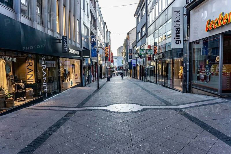 Deserted city centre, pedestrian zone, Limbecker Straße, effects of the corona crisis in Germany, Essen