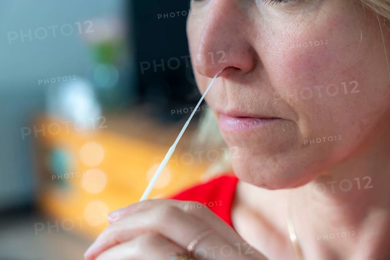 Corona antigen rapid test, lay test, self-test, for the detection of SARS-CoV-2 infection, swab for sampling in the nose