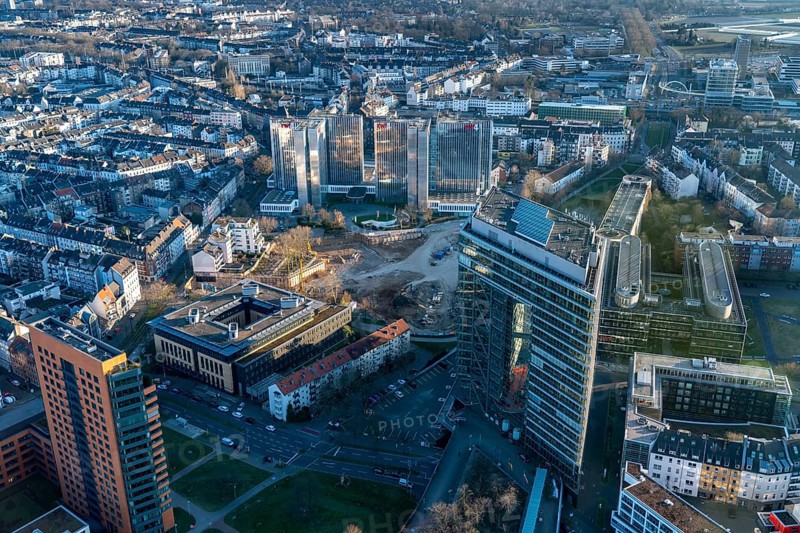 View over the city centre of Düsseldorf, Stadttor, RWI4 building complex, Unterbilk, North Rhine-Westphalia, Germany, Europe