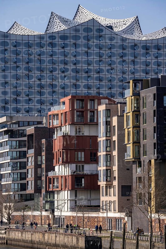 Residential building at Dalmannkai, Grasbrookhafen, behind the Elbe Philharmonic Hall, Hafencity Hamburg, new district on the Elbe, on the site of the former free port, residential units for 14, 000 people, 3, 000 hotel beds, 45, 000 jobs, Hamburg, Germany, will be built here by the 2030s, Europe