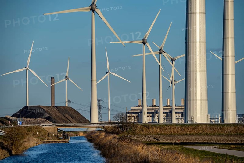 Eemshaven, wind farm, behind the Eemscentrale gas and steam power station, Groningen, Netherlands