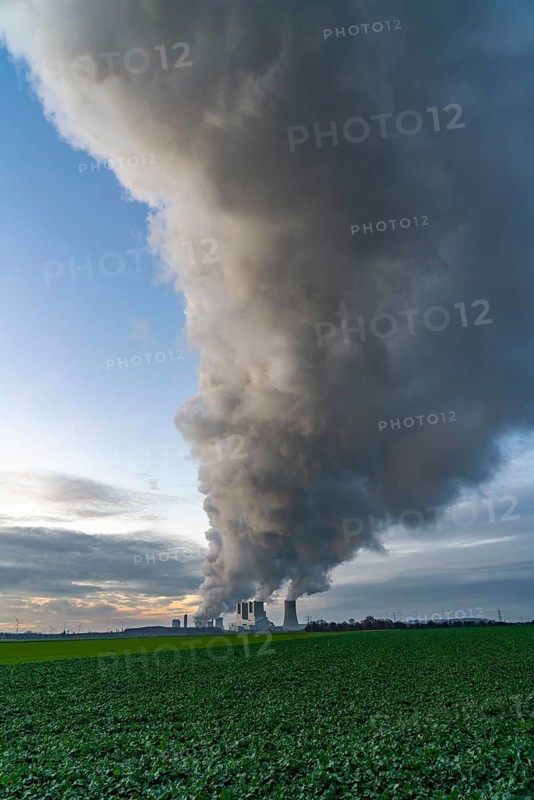 Neurath lignite-fired power plant, near Grevenbroich, power plant units F and G, A-E, thick water vapour cloud from the cooling towers in winter, near Grevenbroich, running until 2024 to secure energy supply, North Rhine-Westphalia, Germany, Europe