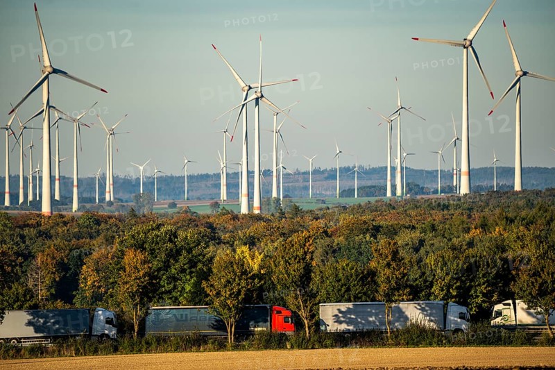 Wind farm near Bad Wünnenberg, OWL, A44 motorway, HGV traffic, North Rhine-Westphalia, Germany, Europe