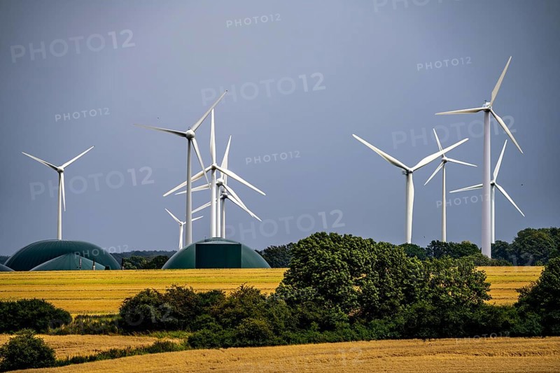 Wind farm south-west of Anröchte in the district of Soest, near the village of Altenmellrich, biogas plant, North Rhine-Westphalia, Germany, Europe
