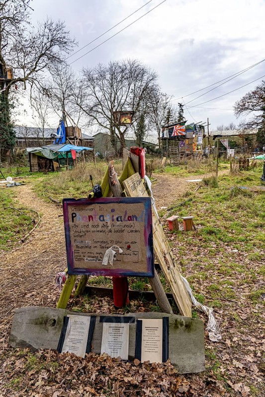 Camp of climate activists in the rest of the village of Lützerath, the last place to be excavated at the Garzweiler 2 open-cast lignite mine, North Rhine-Westphalia, Germany, Europe